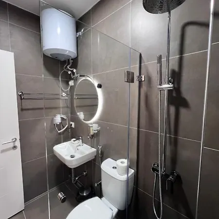 Grand Park & Bllok Area 3* Tirana