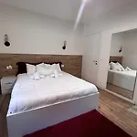 Grand Park & Bllok Area 3* Tirana