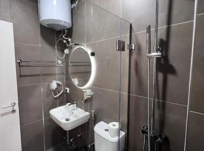 Grand Park & Bllok Area 3* Tirana